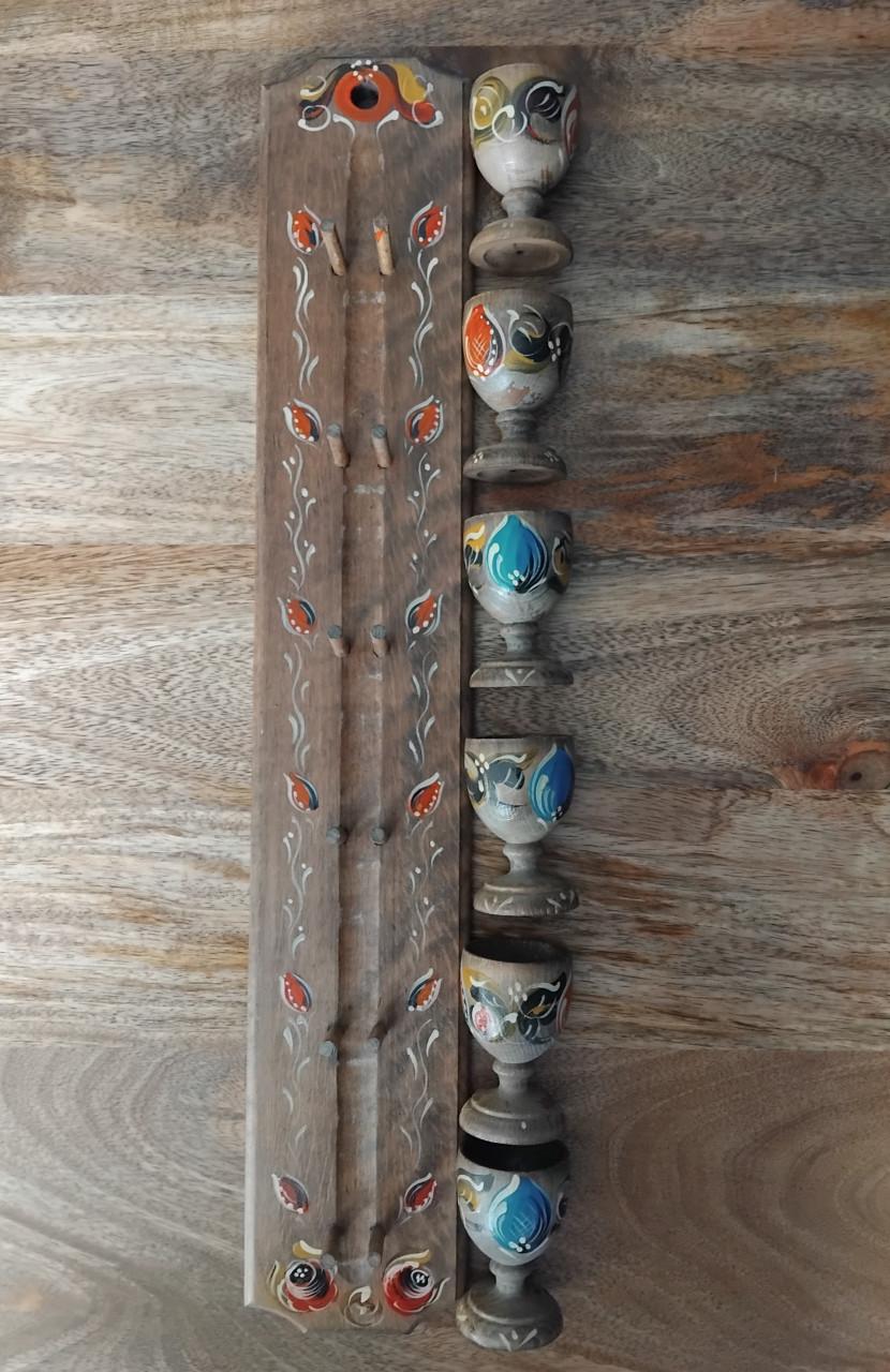 Vintage 6x Eierdopjes met wandhouder Hout