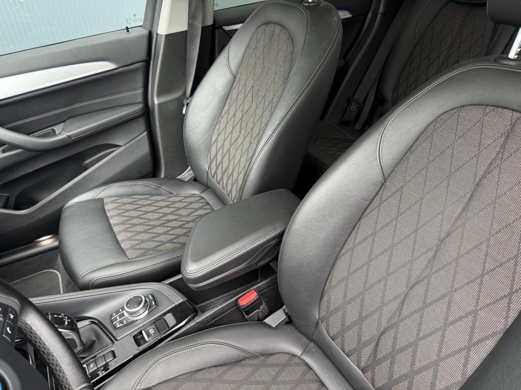 BMW X1 s-drive20i 192pk automaat high executive panoramadak