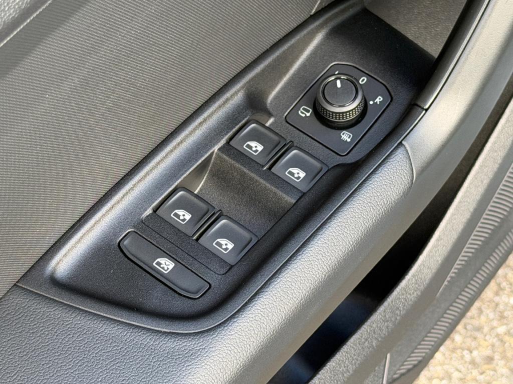 Audi A1 Sportback 25 tfsi s-tronic s-line | led | navi | carplay | adapt. c