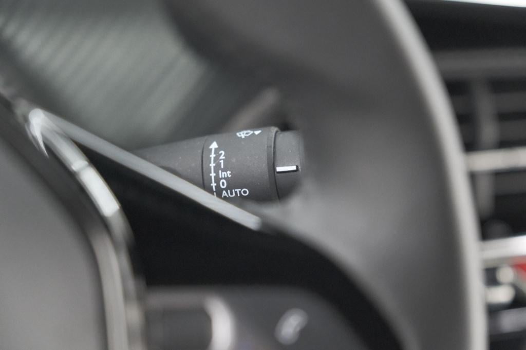 Peugeot 2008 puretech 100 allure | camera | navigatie | parkeersensoren | a