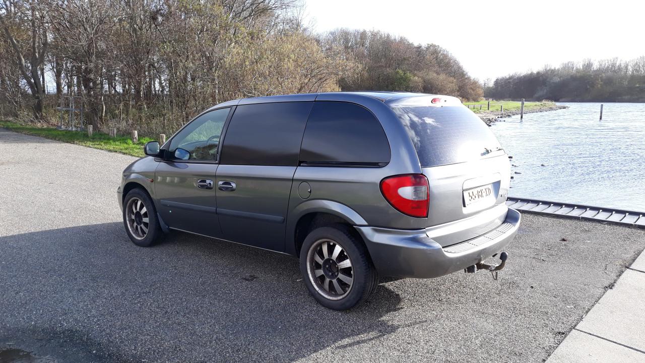 Chrysler Voyager / Dodge Ram Van.
