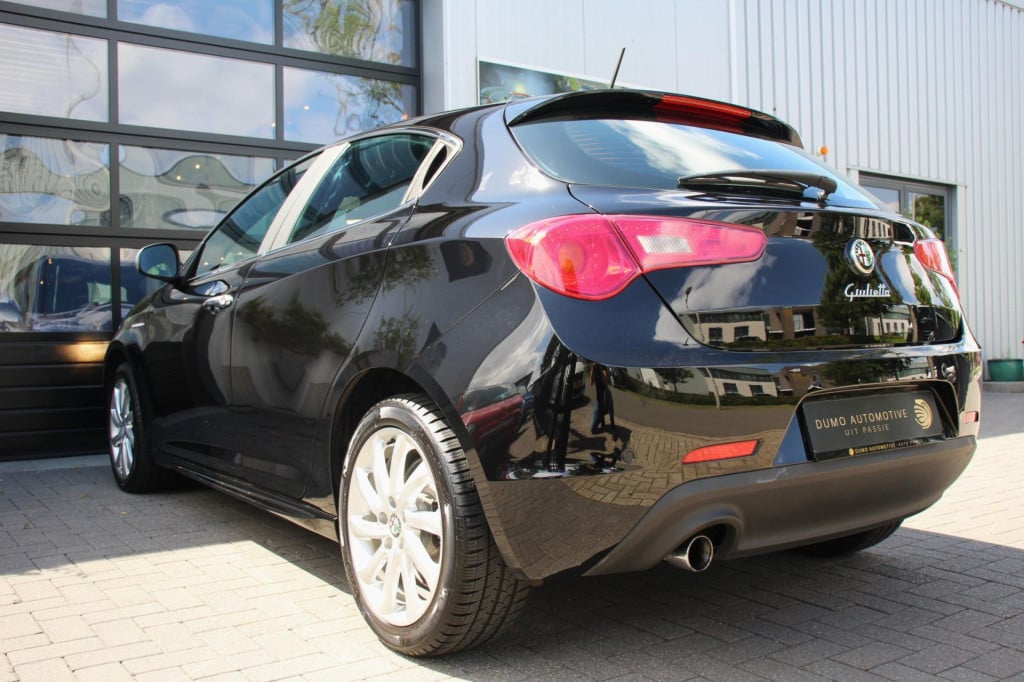 Alfa Romeo Giulietta 1.4 t turbo turismo - leder - cruise - clima - stoel v
