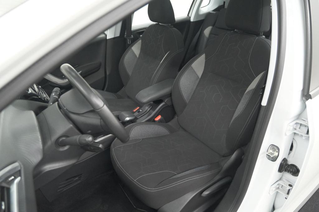 Peugeot 2008 puretech 110 blue lion | trekhaak | apple carplay | panoramada