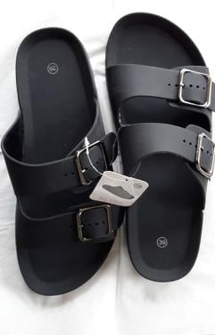 Nieuwe slippers met 2 banden - maat 39 en 41