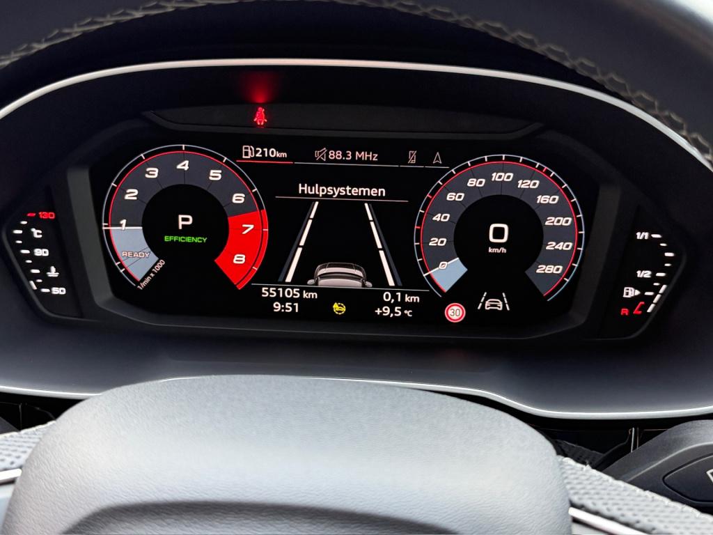 Audi Q3 sportback 35 tfsi 150pk s-tronic s-line | standkachel | black style