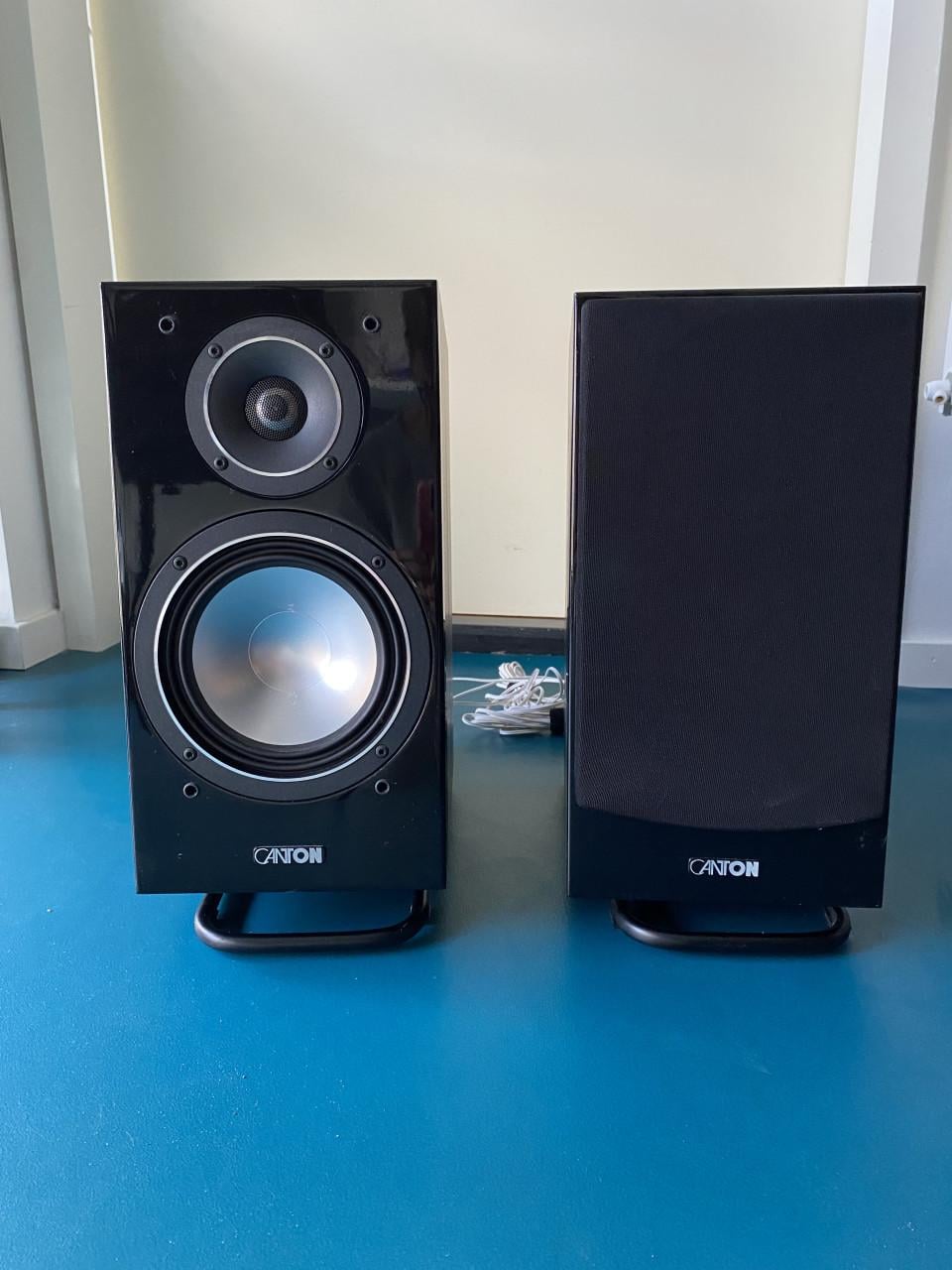 Canton Chrono 513 bookshelf speakers
