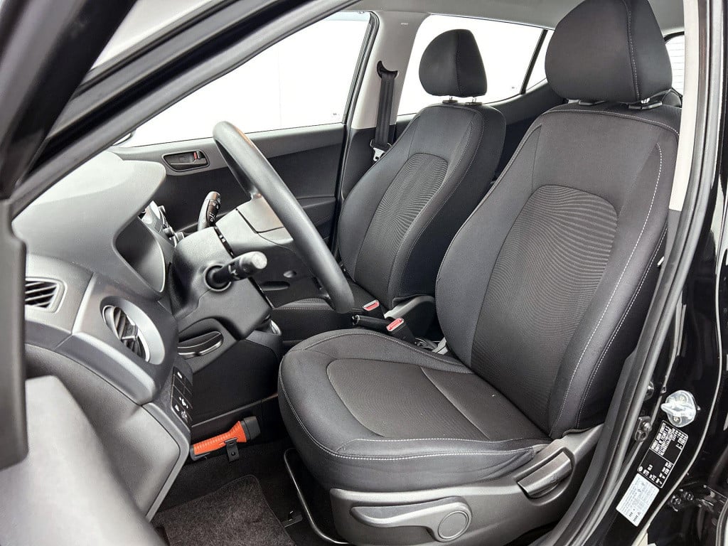 Hyundai I 10 1.0i comfort | lmv | apple carplay | bluetooth | navigatie | l