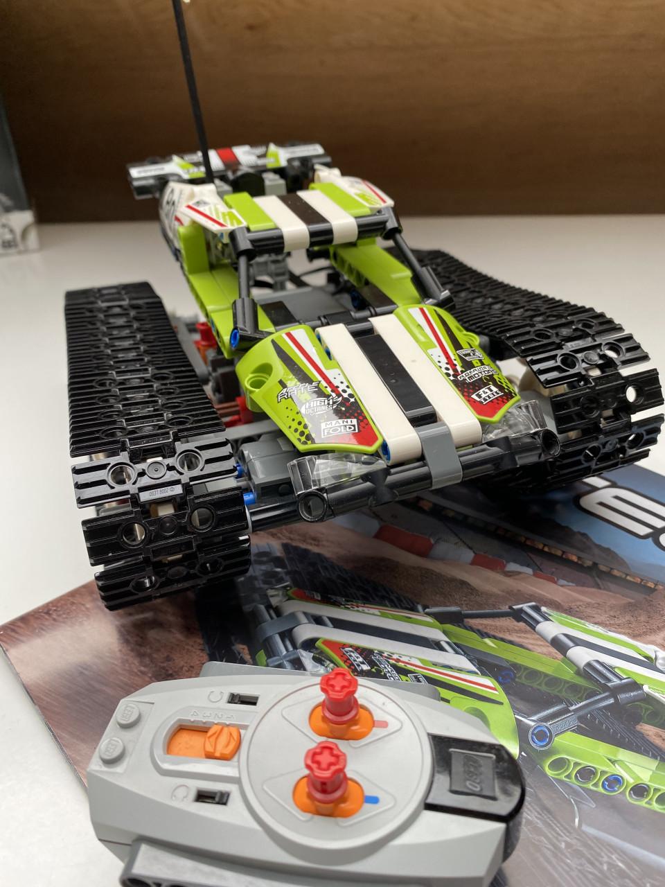 Koopje: Lego Technic set 42065 rupsbandracer, in nieuwstaat.