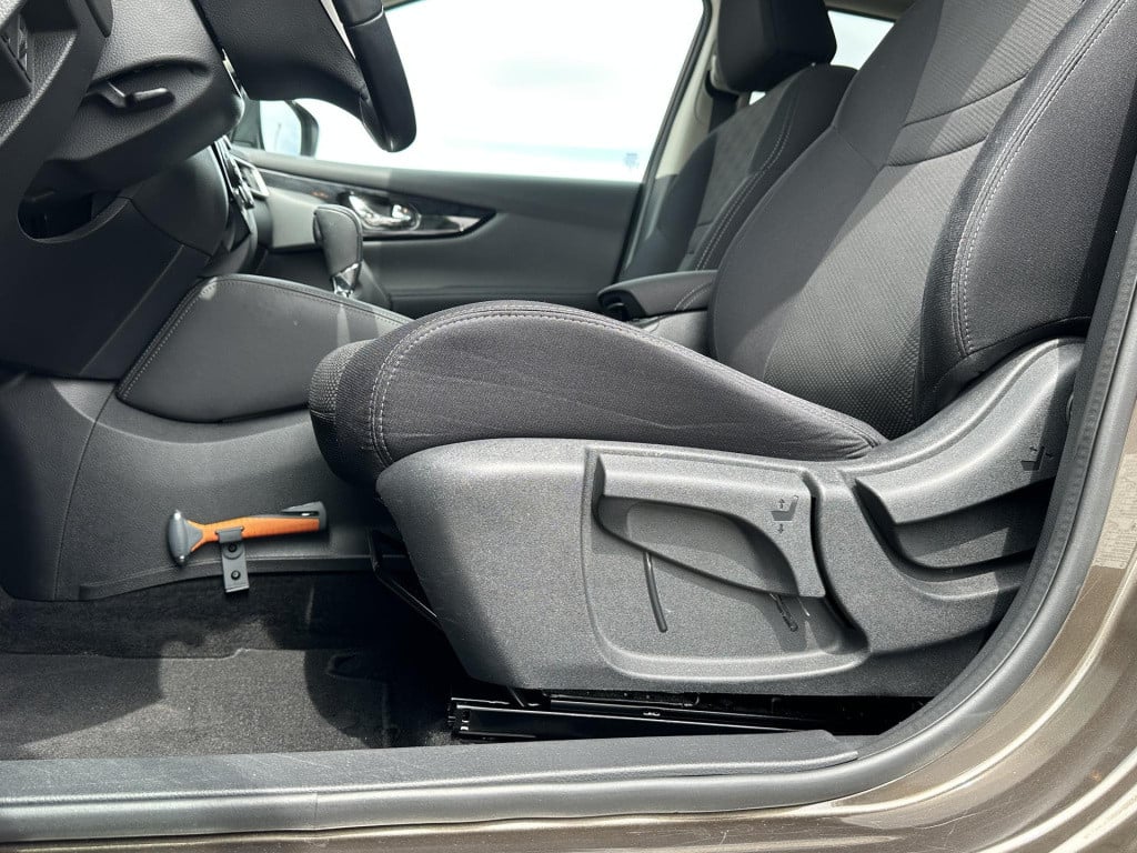 Nissan Qashqai 1.2 n-connecta | navigatie | 360° camera | trekhaak | keyles