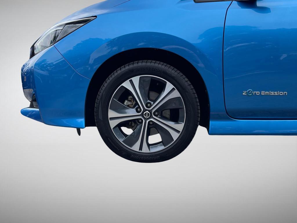 Nissan Leaf n-connecta 40 kwh soh 84% | navigatie | 360° camera | stuur- + 