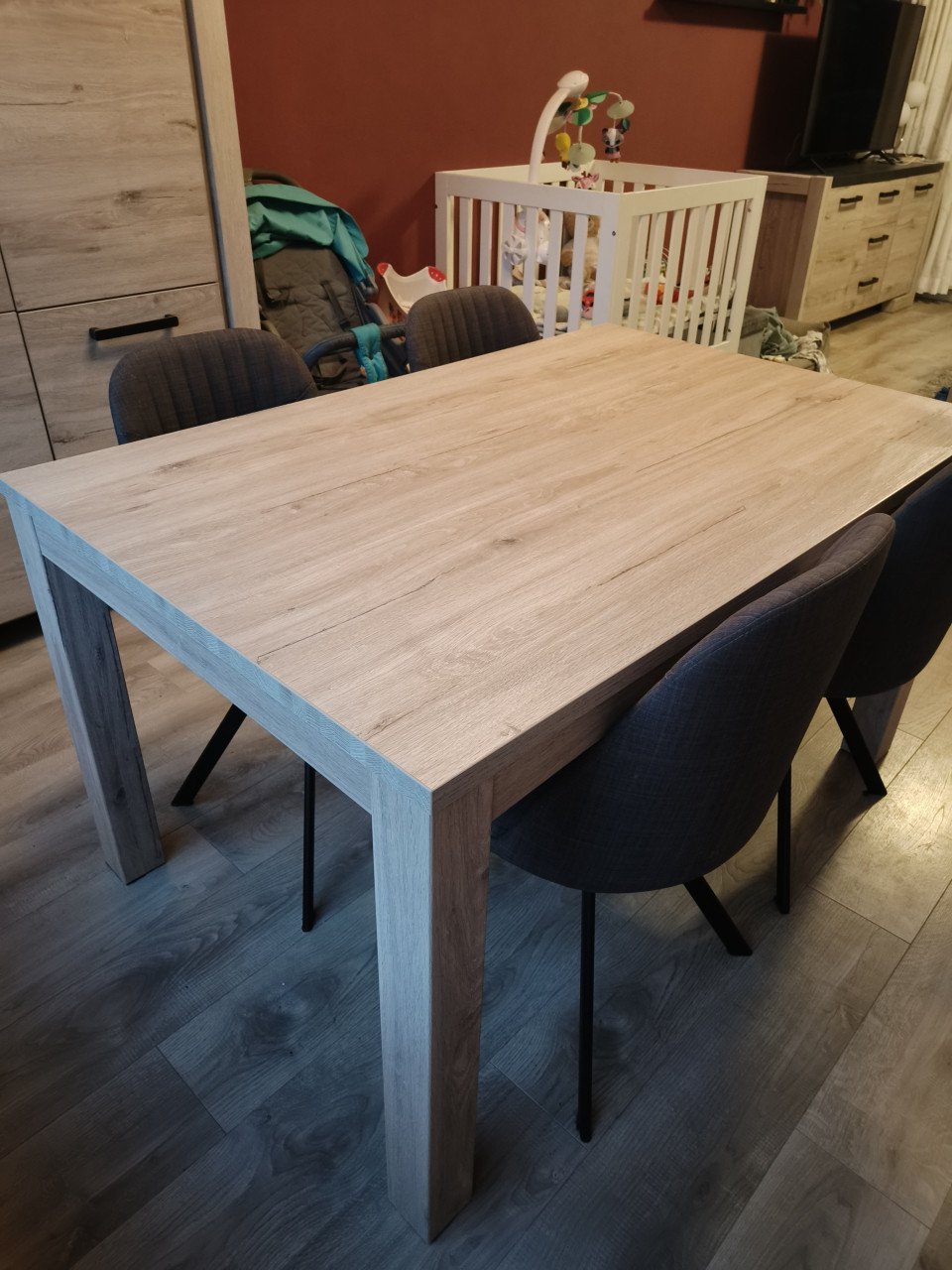 Eettafel + 4 stoelen