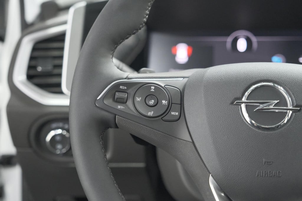 Opel Grandland turbo 130 at8 ultimate | camera | adaptieve cruise control |