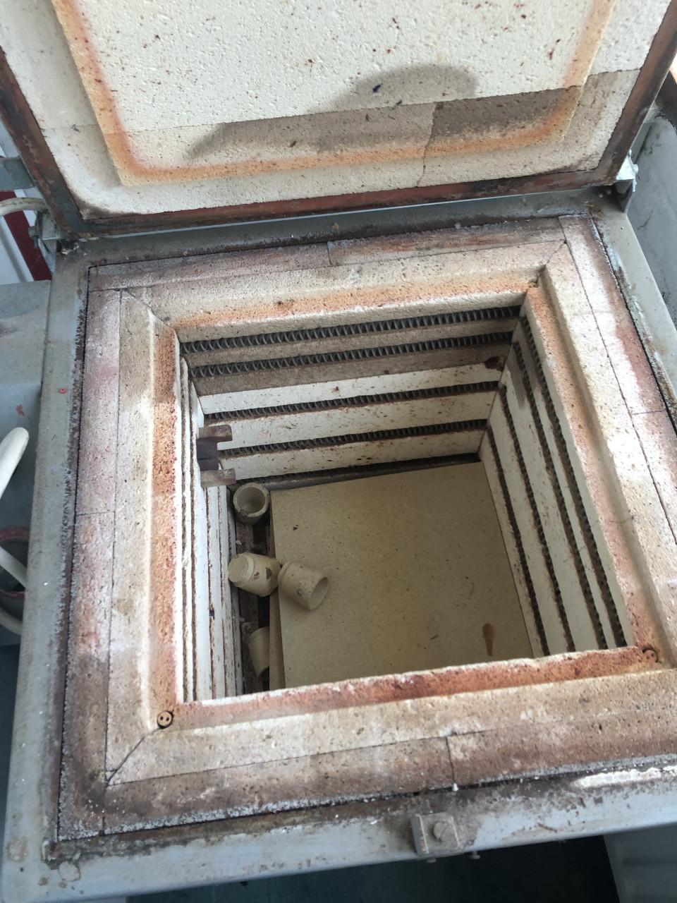 Oven om keramiek te bakken