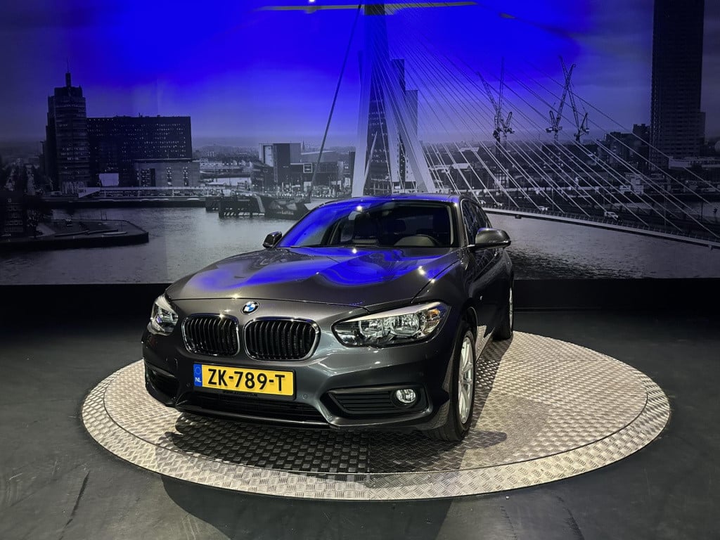 BMW 1 Serie 116i executive *pdcv&a*navi*trekhaak*