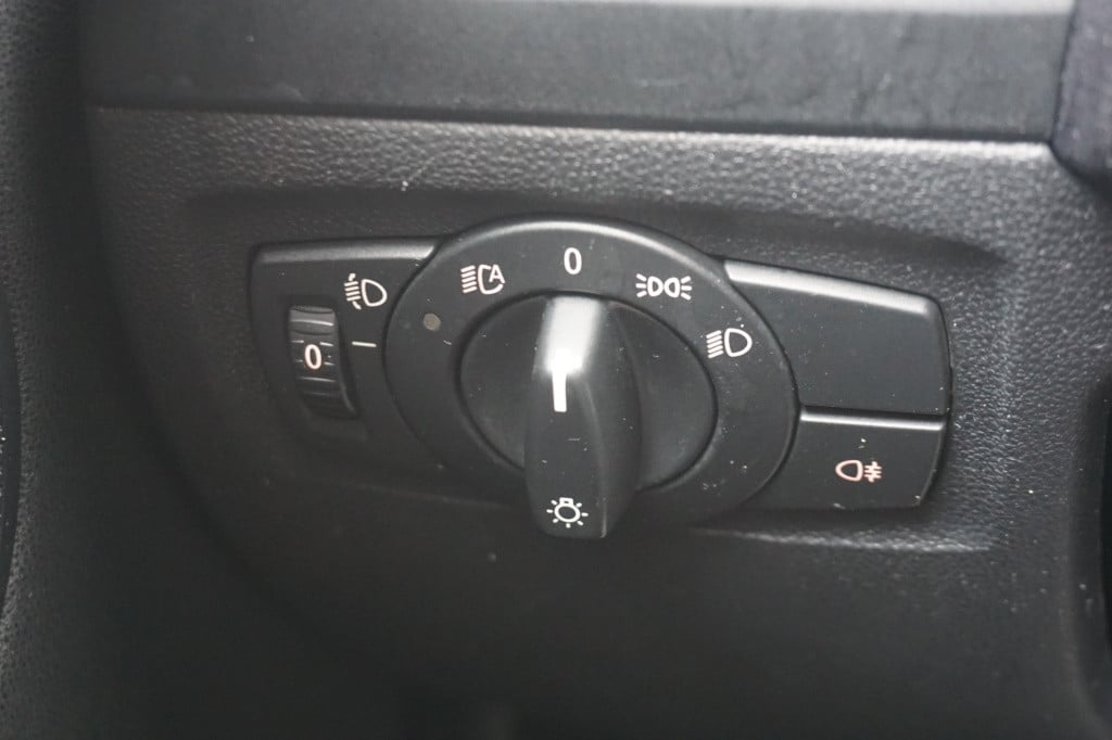 BMW 1 Serie 118i airco / elektr. ramen / lm velgen / nap / apk t/m 29-06-20