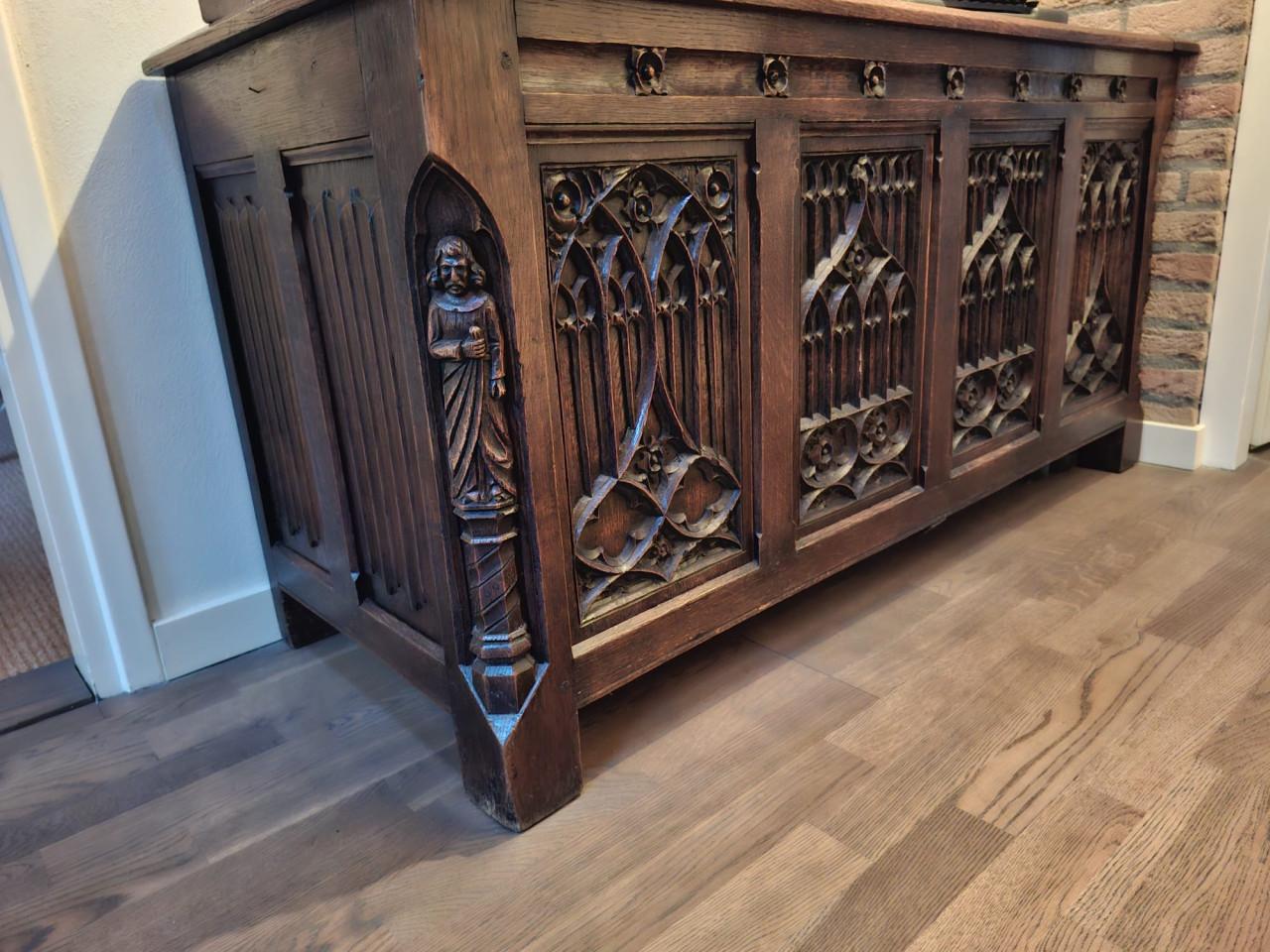 Mooi bewerkte dekenkist