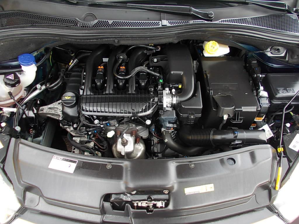 Peugeot 208 1.2 puretech 5-drs, airco, cr.contr., navi.