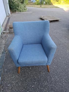 2 mooie lichtblauwe fauteuils