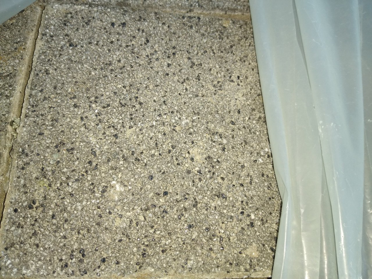 Tegels ca. 60m2 (afm: 20cm×20cm×5cm)