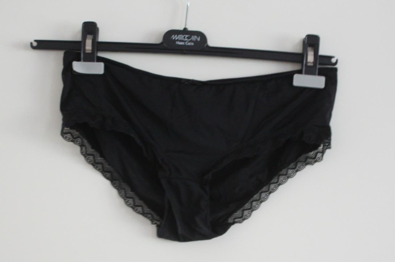 Zwarte onderbroek met kant maat 42