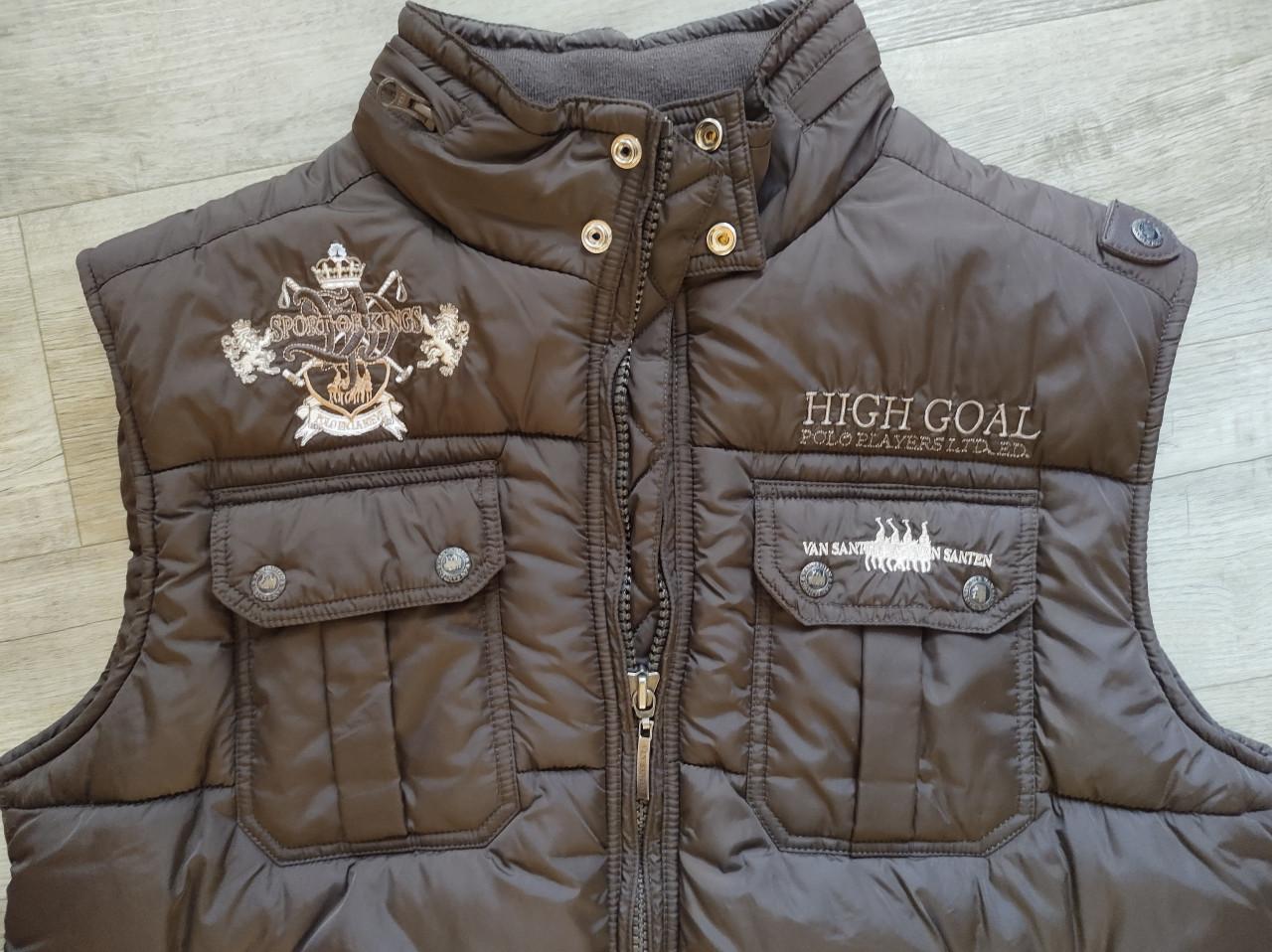 Prachtige bodywarmer. Afbeeldingen van paarden. Van Santen & van Santen