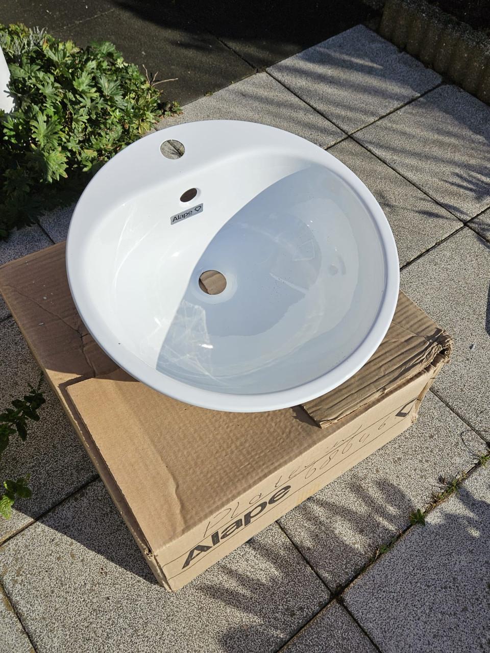 Witte wasbakken  2stuks