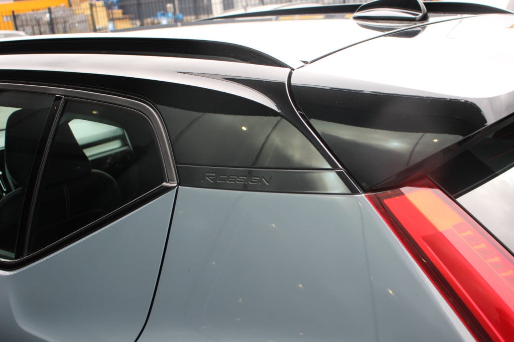 Volvo XC40 1.5 t3 r-design | elec. trekhaak | camera | half leder