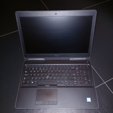 Dell Precision 7520 i7-7700HQ 16GB 512GB Quadro M2200 4GB W11