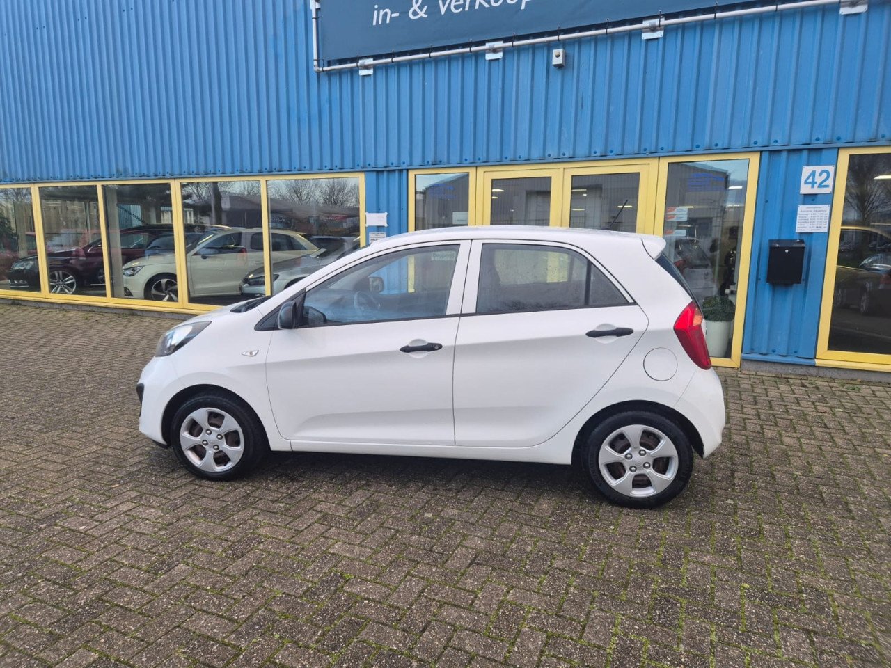 Kia PICANTO 1.2 CVVT Pack 3drs bj:2011 airco lm-velgen led i.z.g.st