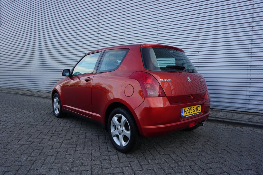 Suzuki Swift 1.5 comfort airco / elektr. ramen / stoelverwarming / lm velge