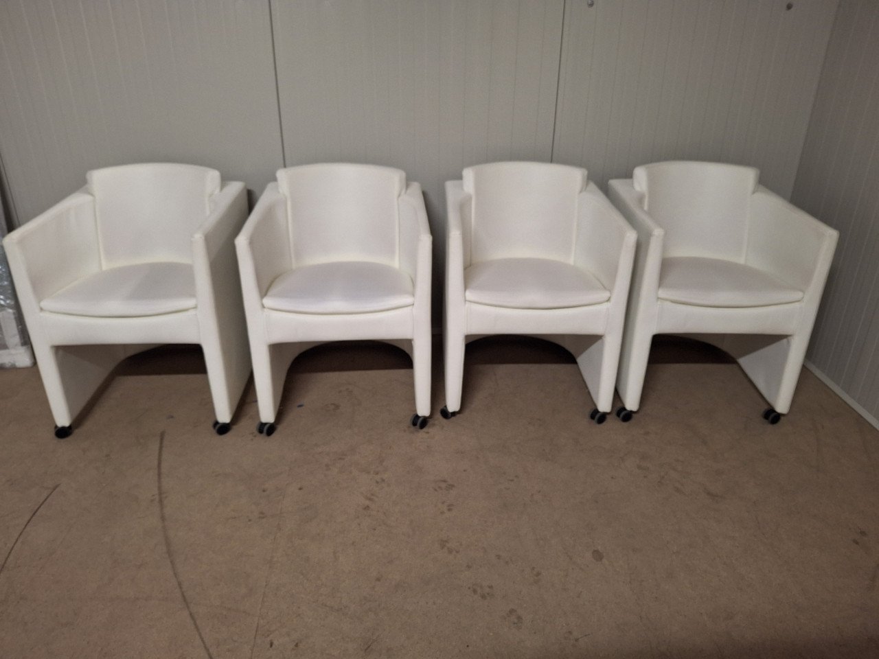 Mooie stevige echt leren eetkamerstoelen