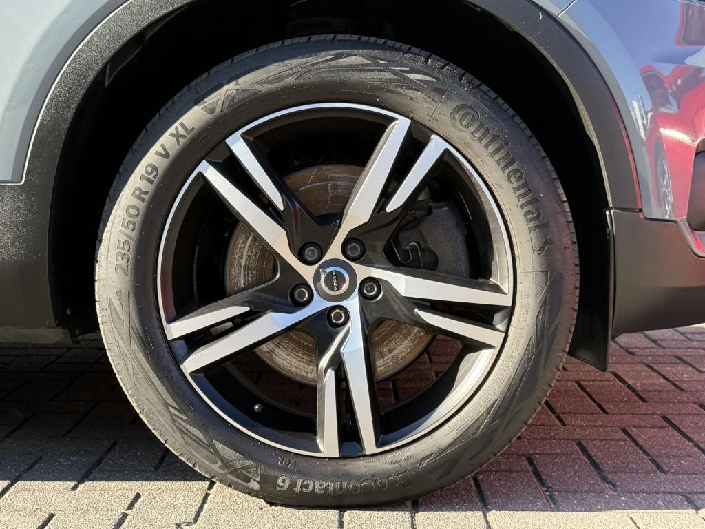 Volvo XC40 t4 211pk recharge r-design| pano| adap.cruise| trekhaak| camera