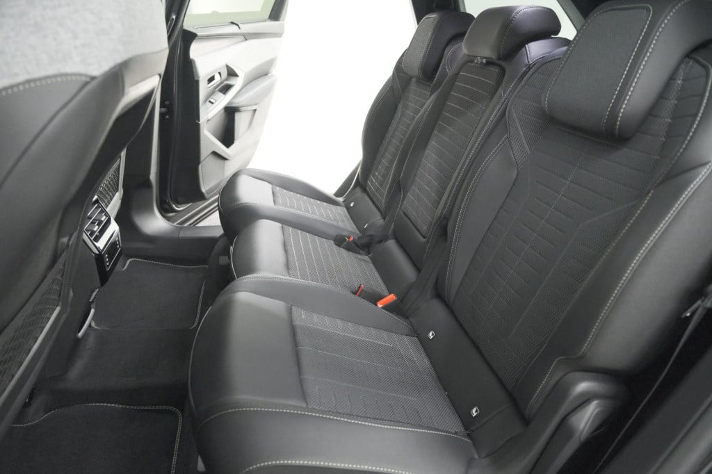Peugeot 5008 1.2 hybrid 145 gt | panoramadak | camera | elektrische achterk