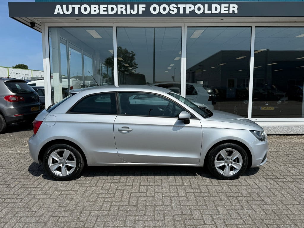 Audi A1 1.2 tfsi attraction pro line business
