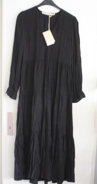 Nieuwe zwarte jurk met v hals  maat xs