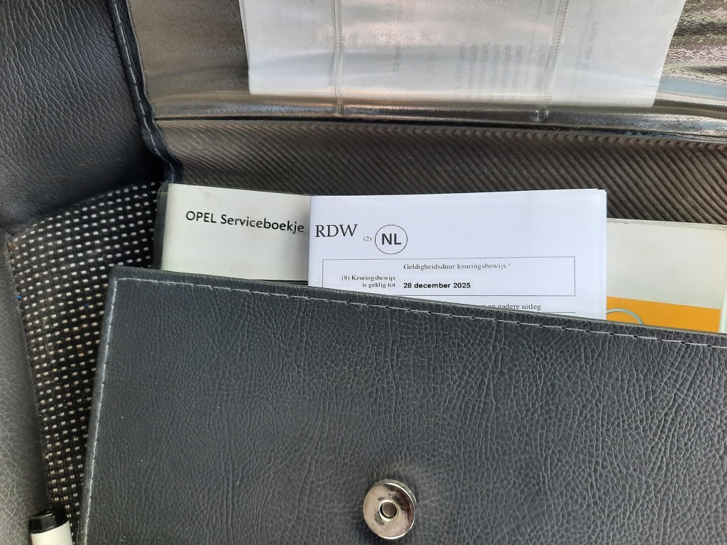 Opel Astra gtc 1.6 sport