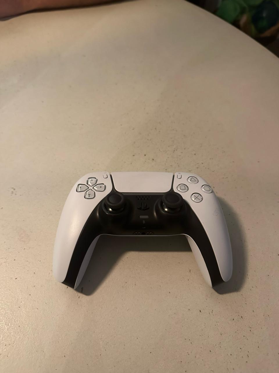 Playstation 5 inclusief remote player en spellen