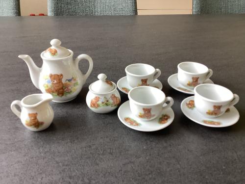 Kinderserviesje . Opdruk Beertjes