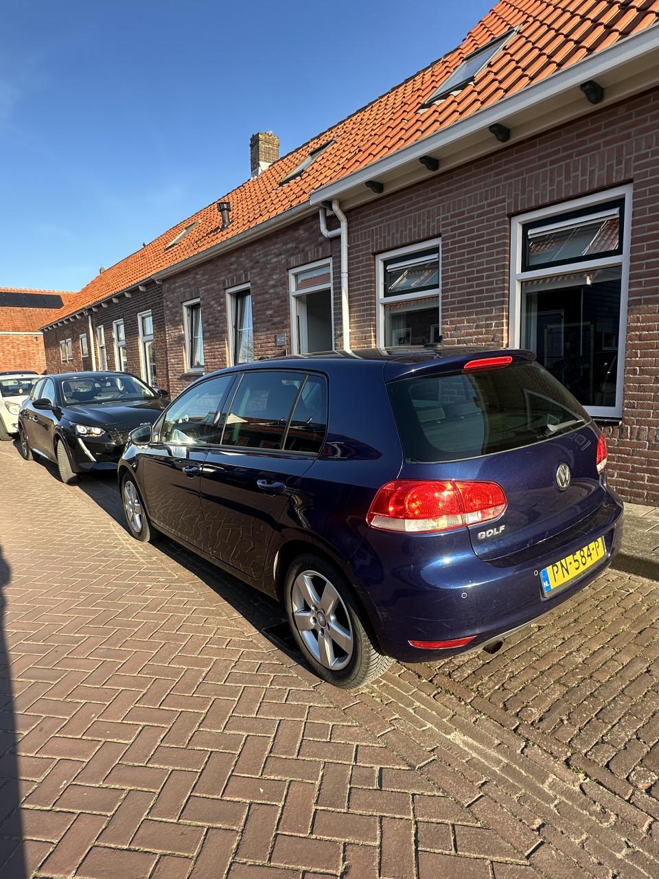 Volkswagen Golf 1.2 TSI 77KW 2011 Blauw nieuwe apk