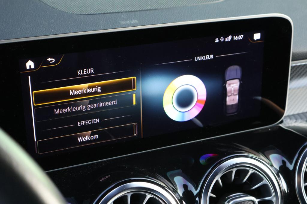 Mercedes-Benz Glb amg 35 4matic l 306 pk l mbux l camera l led l wegklapbar