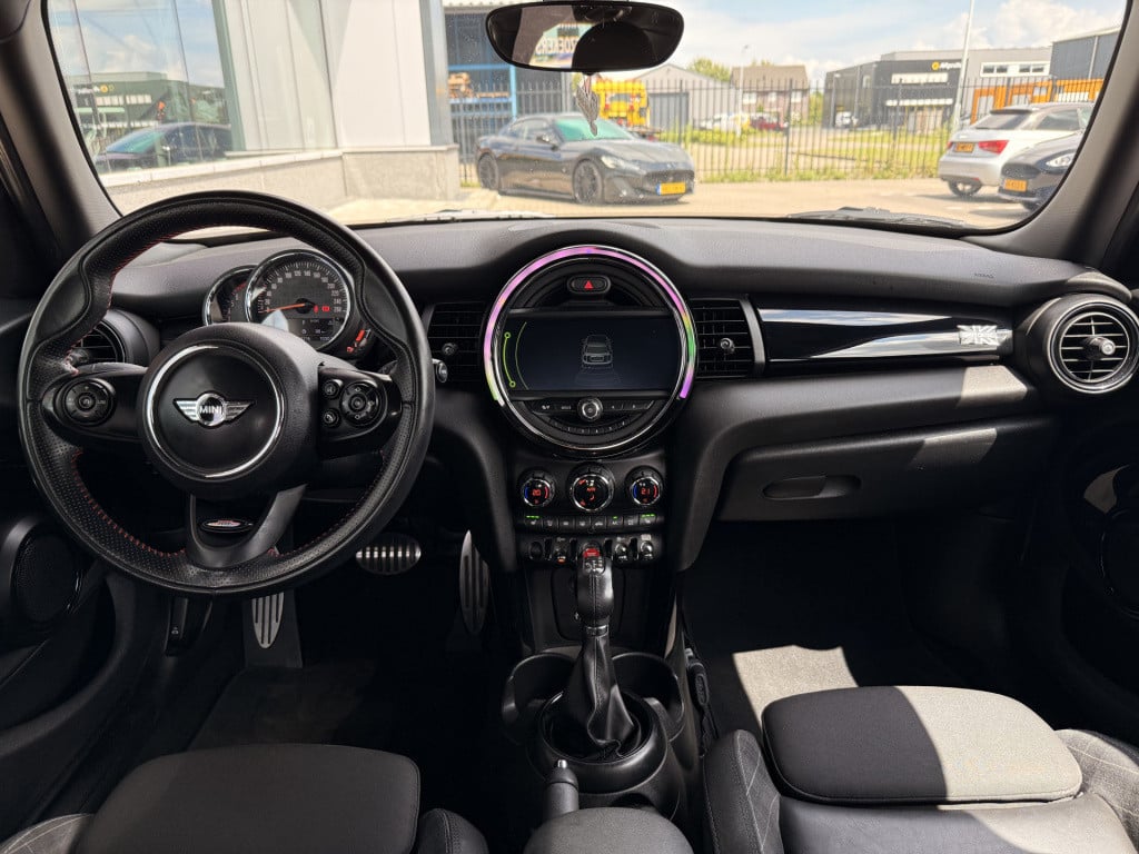 Mini Cooper mini 1.5 king’s cross | john cooper works | navi | cruise | led