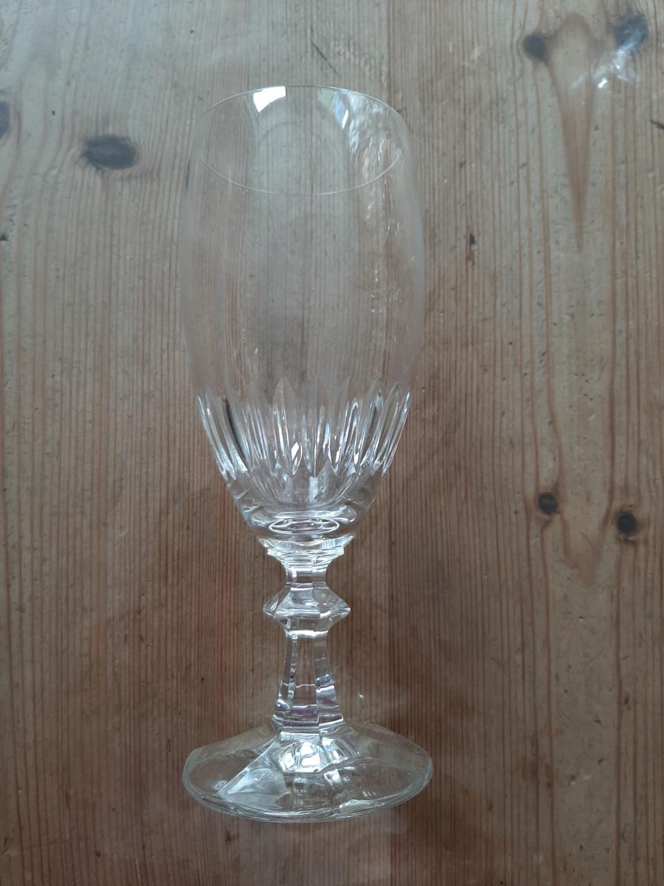 SCHOTT ZWIESEL - 7 KRISTALLEN  GESLEPEN - BIERGLAZEN OP VOET