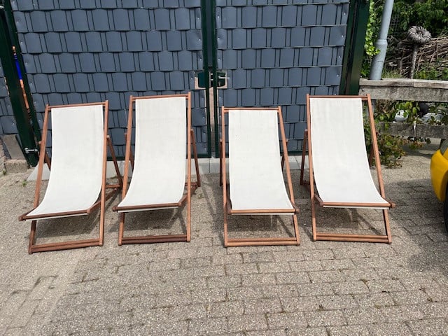 4 inklapbare strandstoelen met teakhouten frame