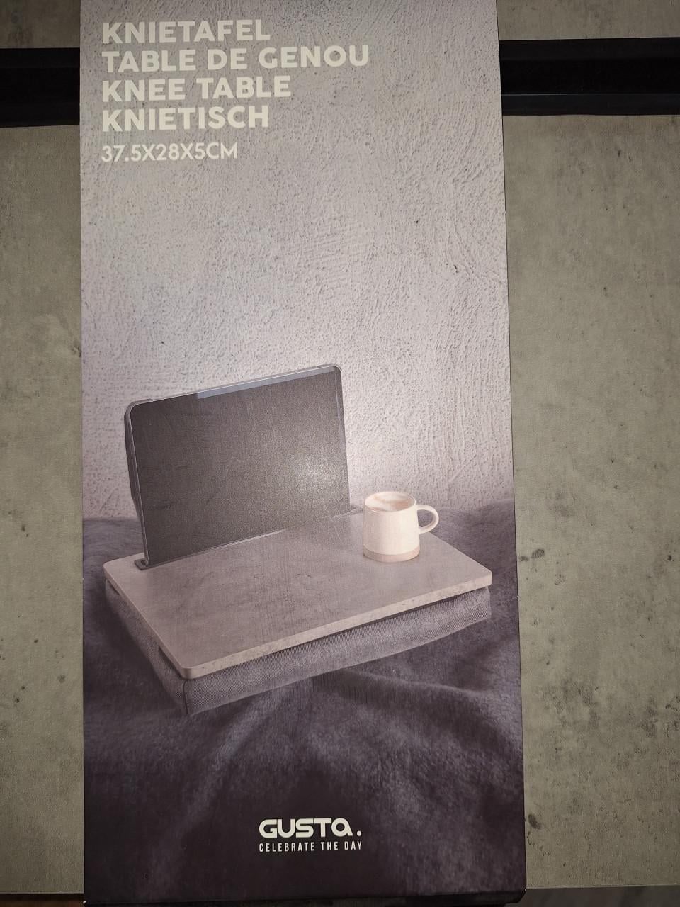 Knietafel van Gusta
