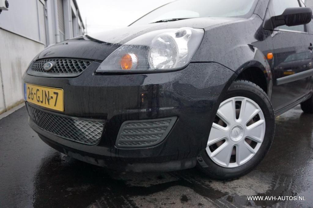 Ford Fiesta 1.3-8v cool & sound