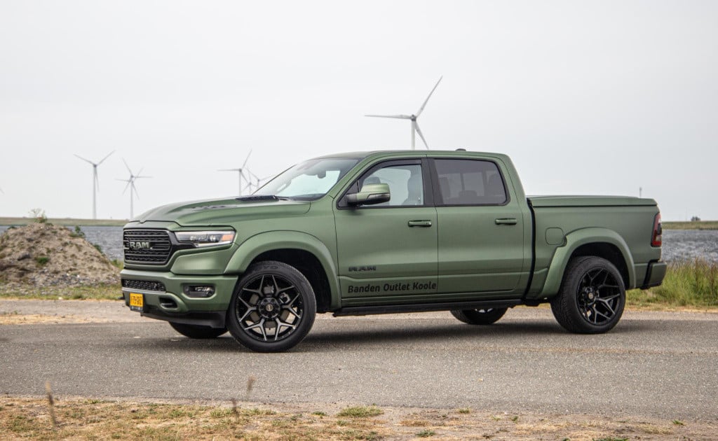 Dodge Ram 1500 5.7 v8 4x4 crew cab limited bpm vrij / all in prijs / pano /