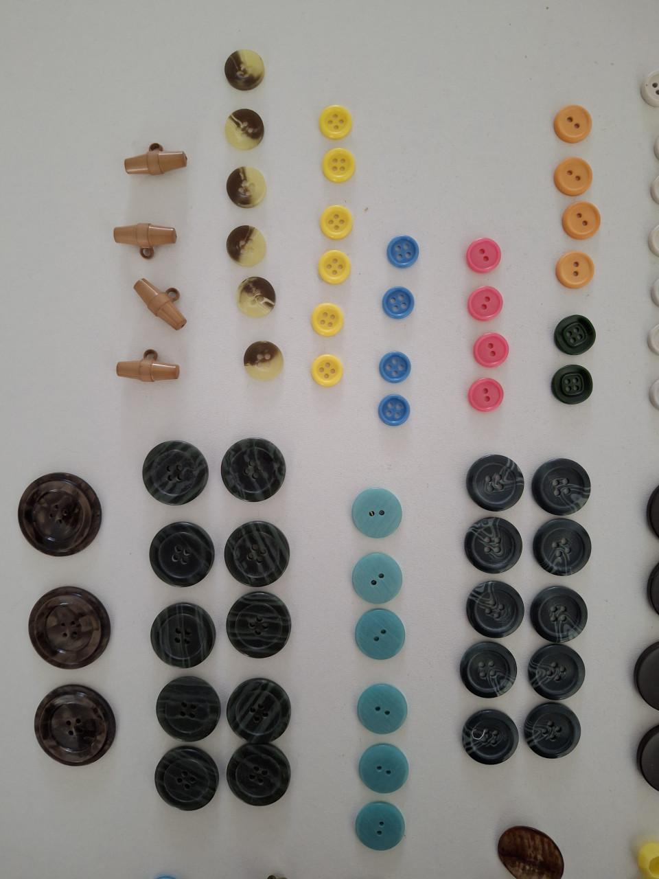 Veel knopen en 1 gesp