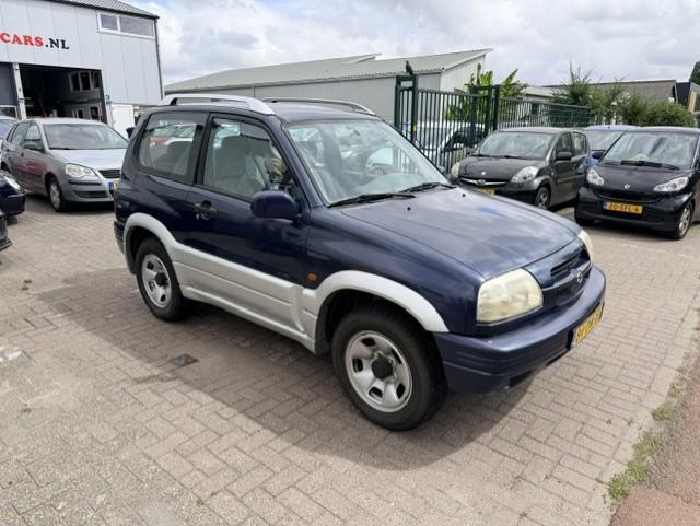 Suzuki Grand Vitara 2.0 metal top