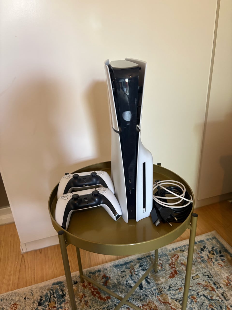 PlayStation 5 disk versie met twee originele controllers