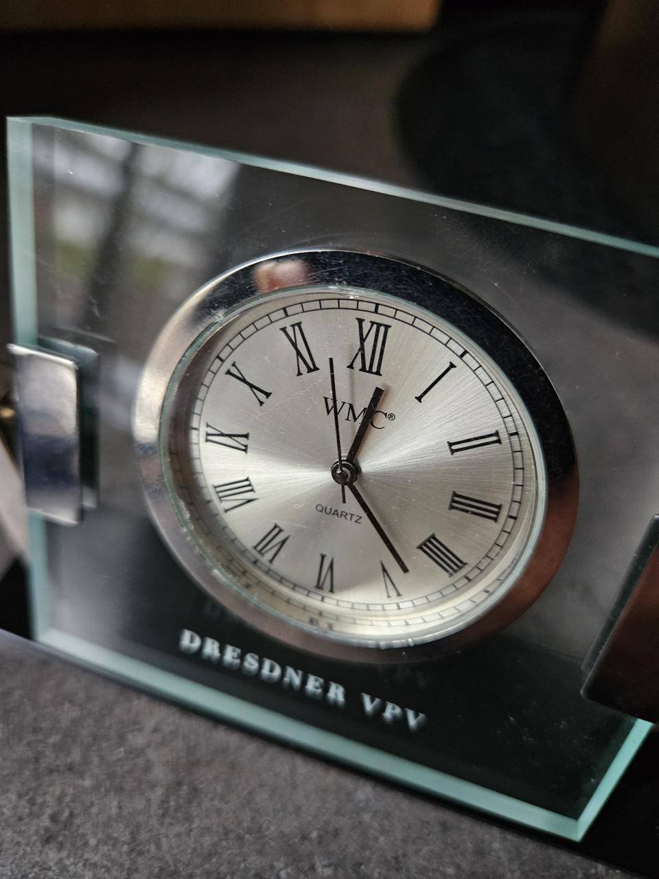 Mooie duitse vintage Mini quartz tafelklok WMC dresden...